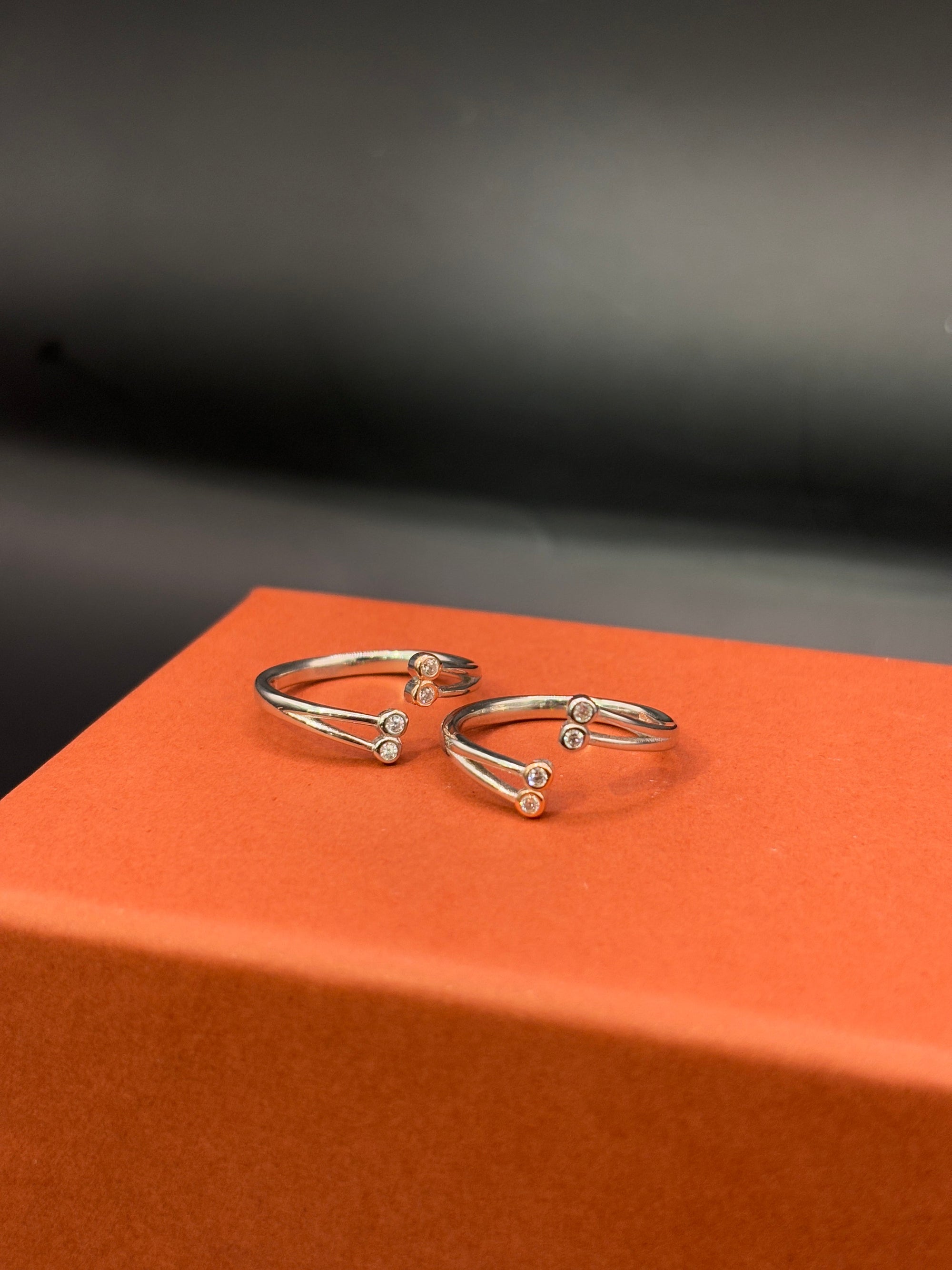 Dual Toned Solitaire Toe Ring in 925 Sterling Silver - Adjustable TISA Silver Elegance